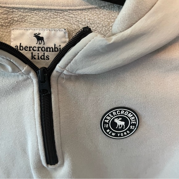 Abercrombie Kids Beige Hoodie. Boys size 7/8. - Picture 2 of 4